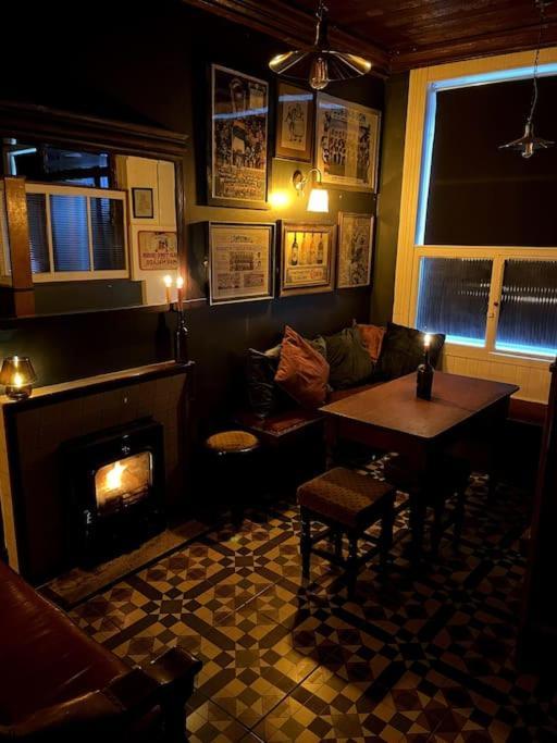 Villa Tw O Connell Old World Irish Pub Cahersiveen Esterno foto